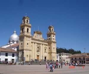 Basílica de Nuestra Señora de Chiquinquirá. Fuente: www.Panoramio.com. Por Martín Duque Angulo